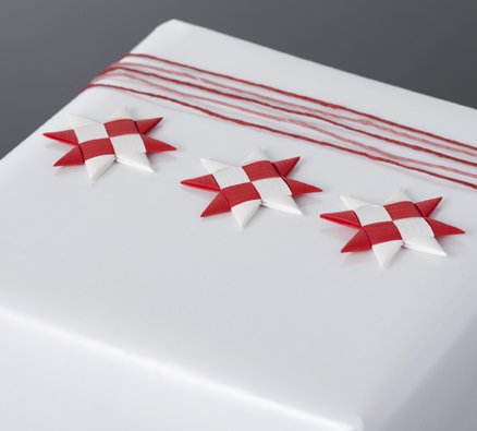 Red & White flat star with tape S - 12 pcs